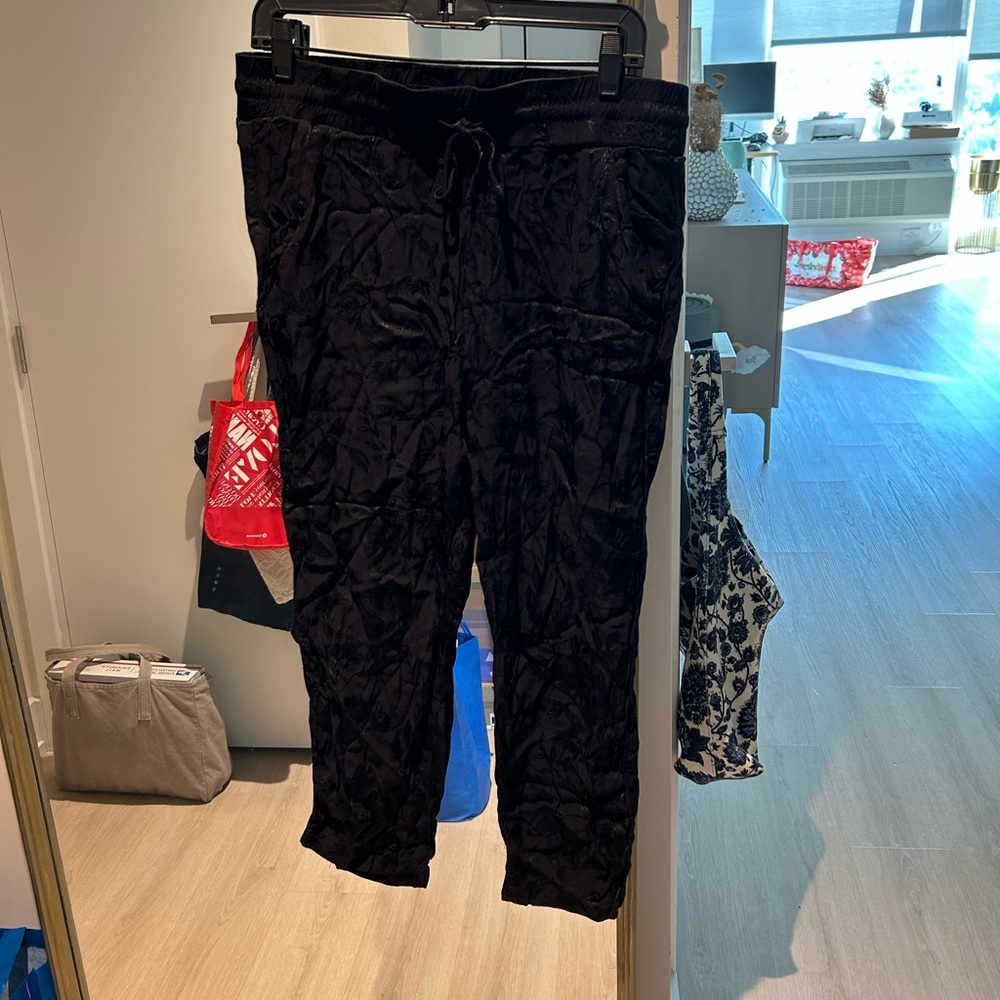 Anthropologie black jacquard jogger pants size large